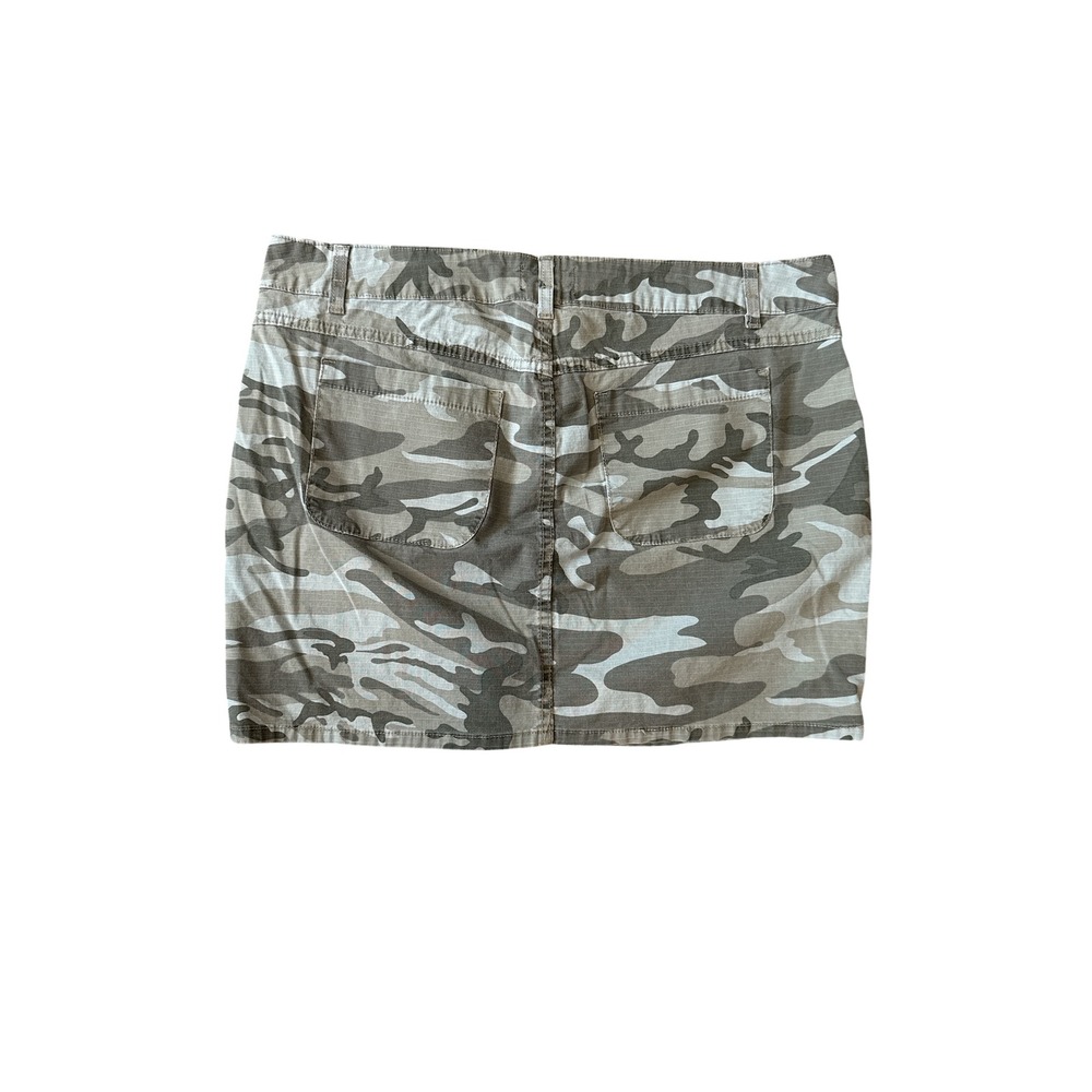 Torrid Camo Mini Skirt Women plus size 16 Green Excellent Military Cargo - Picture 2 of 5